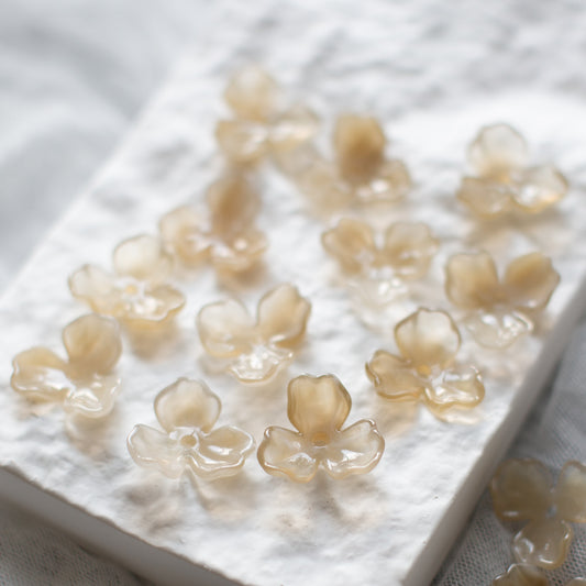 *6個* 樹脂フラワービーズ ライトモカ フラワーチャーム フラワーカボション Light Mocha Resin Flower Beads Charm Cabochon PS-0055