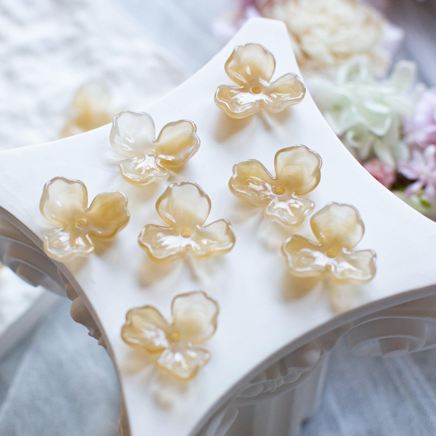 *6個* 樹脂フラワービーズ ライトモカ フラワーチャーム フラワーカボション Light Mocha Resin Flower Beads Charm Cabochon PS-0055