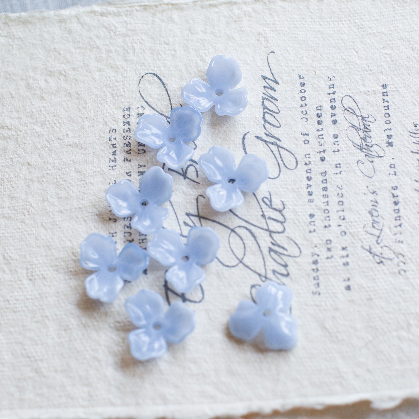*6個* 樹脂フラワービーズ ペールブルー  フラワーチャーム フラワーカボション PS-0065