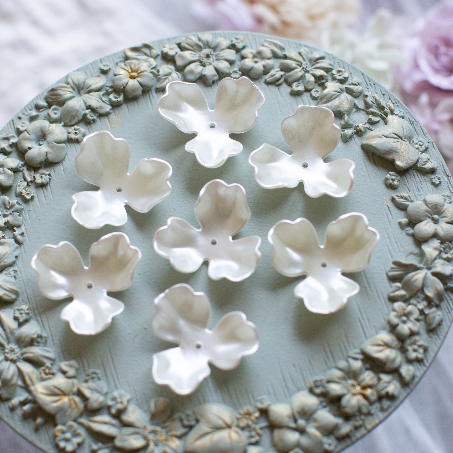 *6個* 樹脂フラワービーズ パールホワイト  フラワーチャーム フラワーカボション PS-0066