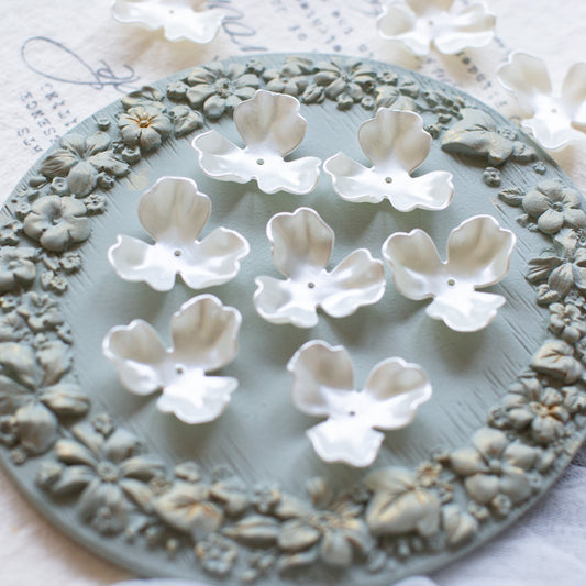 *6個* 樹脂フラワービーズ パールホワイト  フラワーチャーム フラワーカボション PS-0066