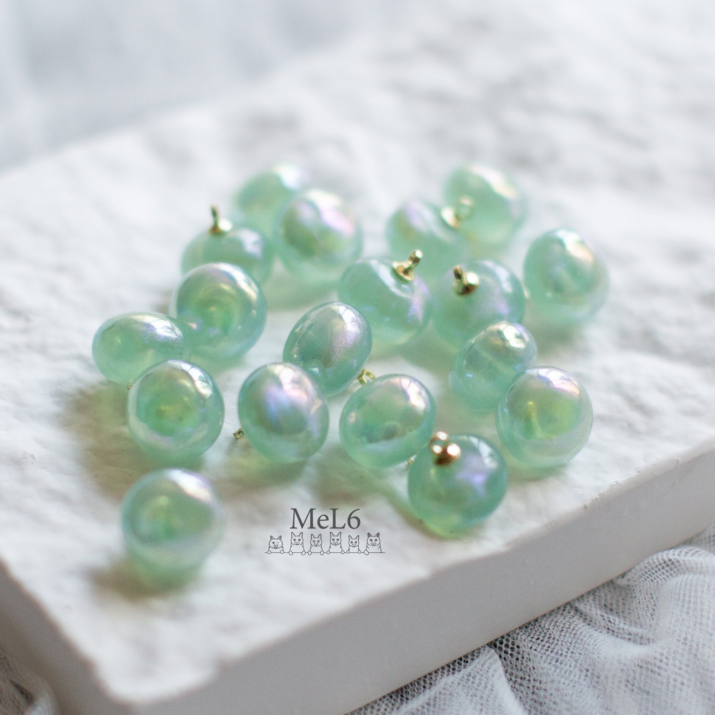 ＊６個＊　オーロラグリーン　ビーズ　Aurora Green Beads PS-0001